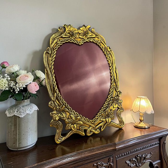 Cornice in Ottone a forma di cuore