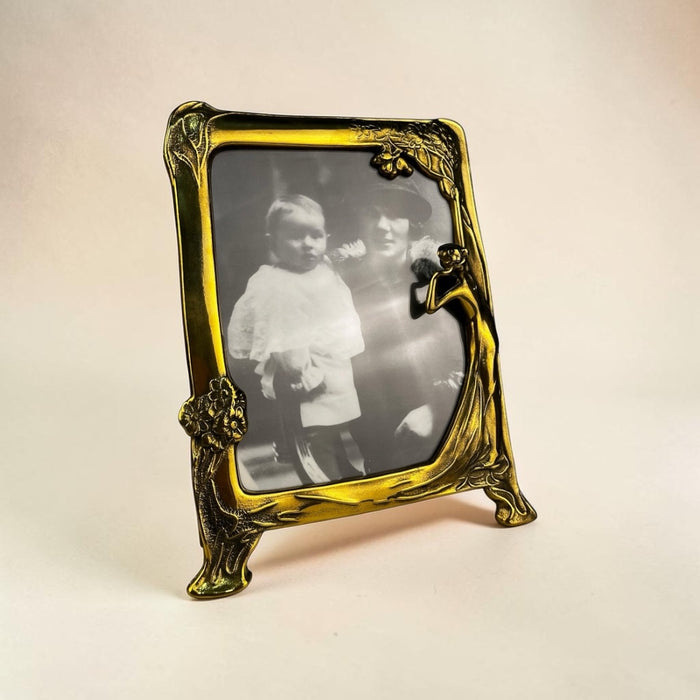 Cornice Portafoto Liberty in Ottone con Figura Femminile