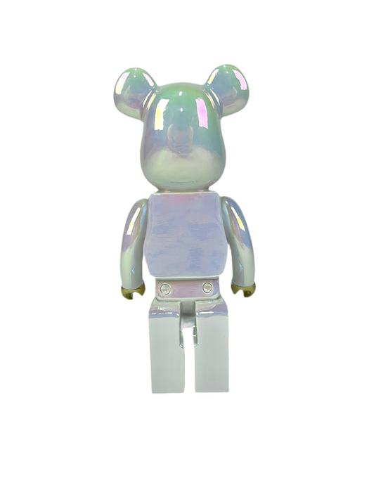 Bearbrick madreperla con dettagli dorati