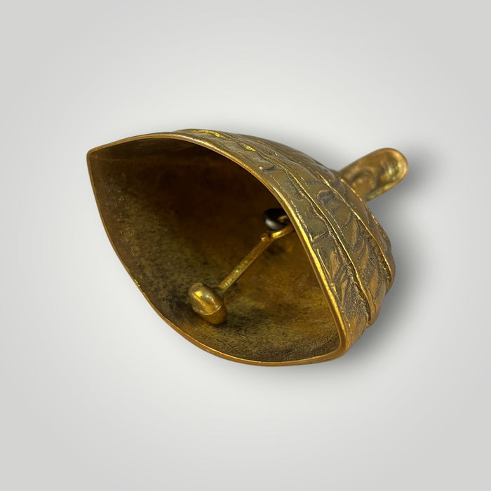 Campanella decorativa in metallo con dama in stile vintage