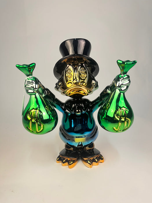 Statua Pop Art “Paperone con Sacchi di Denaro” – Effetto Specchio Verde e Oro