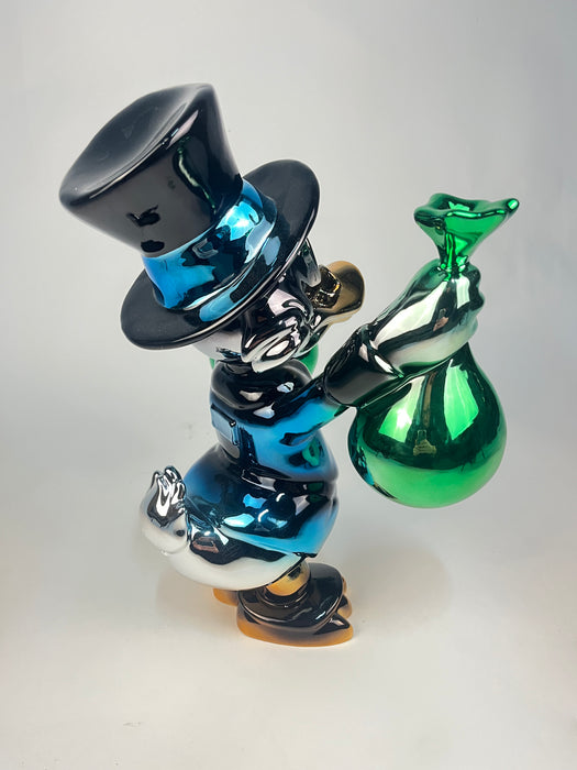 Statua Pop Art “Paperone con Sacchi di Denaro” – Effetto Specchio Verde e Oro